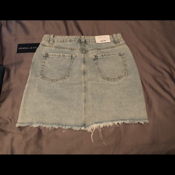 Size XS Kendall & Kylie denim skirt - Picture 2 of 3